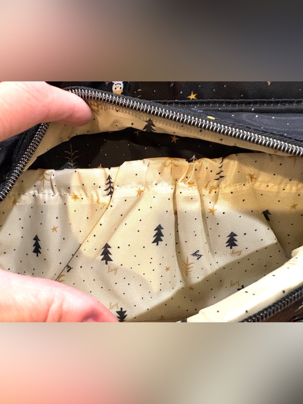 Lug Stretch Crossbody Bag. Snowman Trees. EUC - Picture 15 of 15